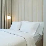 Keyrock Living - Elegant 2Br Escape With Mesmerizing City Views