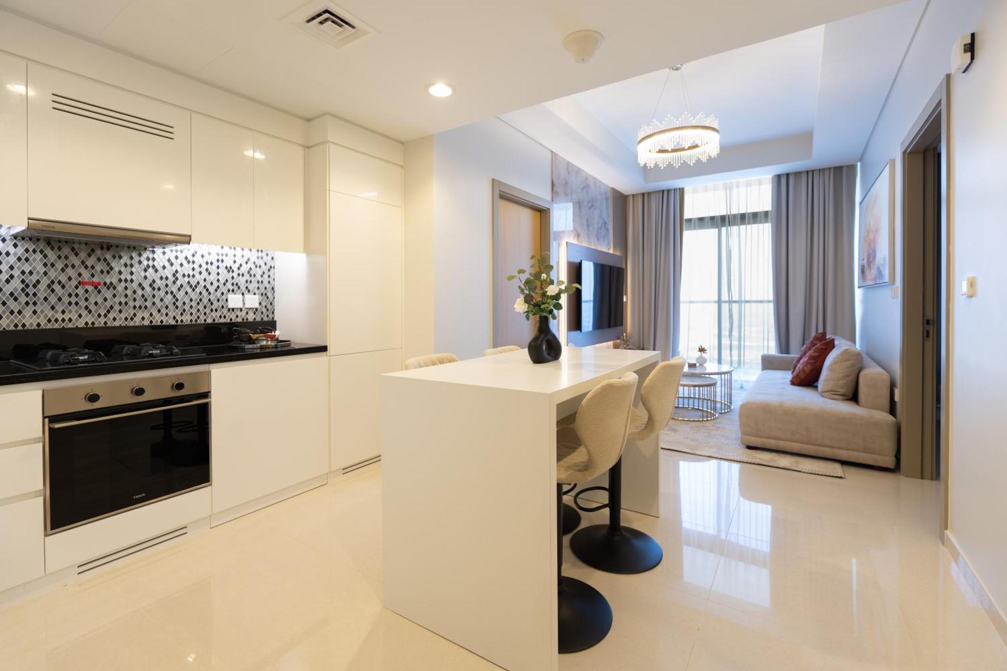 Apartment Keyrock Living - Elegant 2br Escape With Mesmerizing Views *