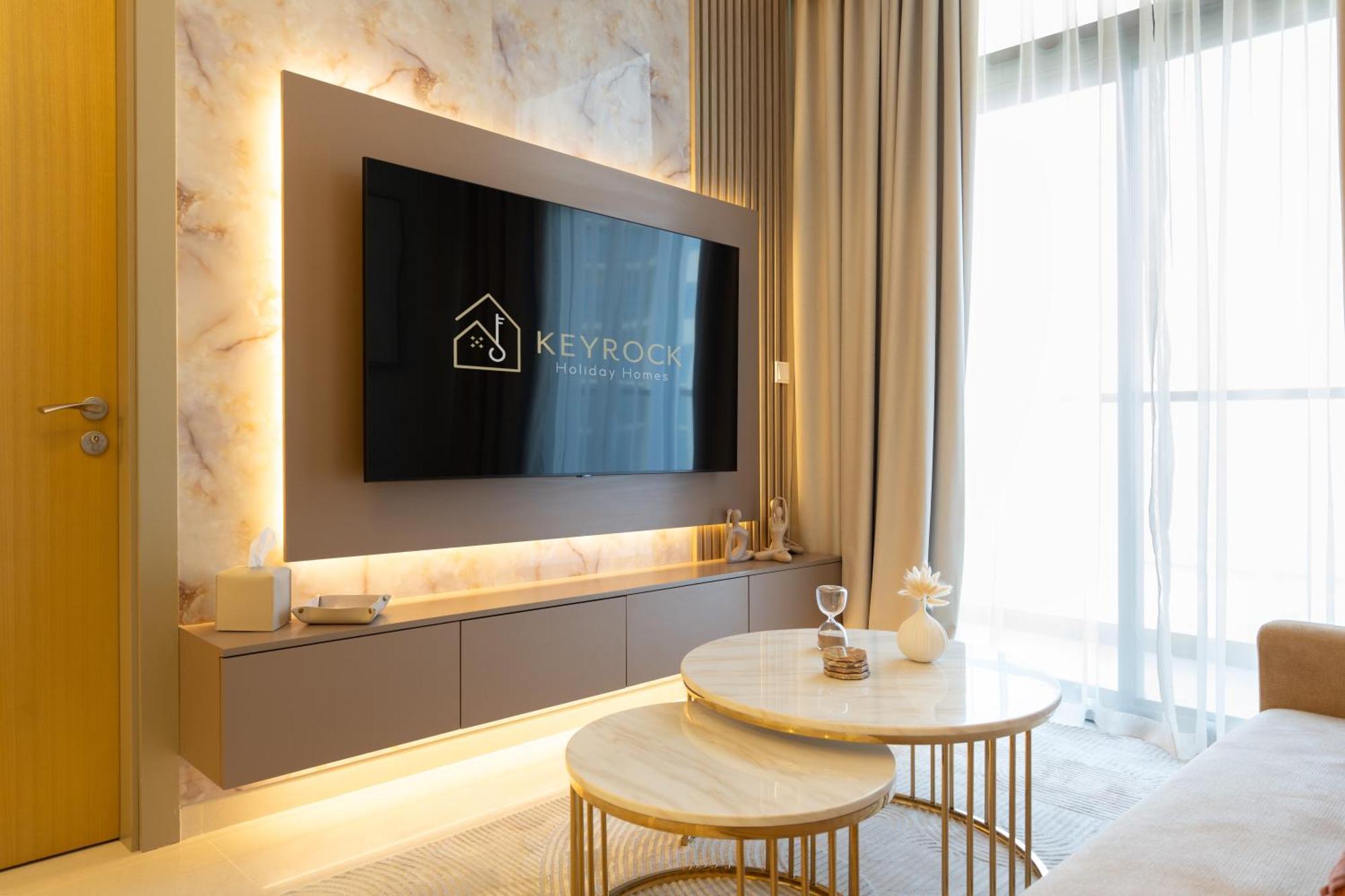 Apartment Keyrock Living - Elegant 2br Escape With Mesmerizing Views *